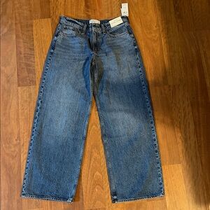 Abercrombie & Fitch Relaxed Fit Blue Jeans